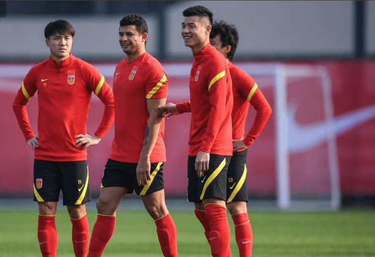 开云登录入口 -今晨成都蓉城备战国王杯，伤情更新细节曝光，质疑声仍在，赛季目标并未改变 