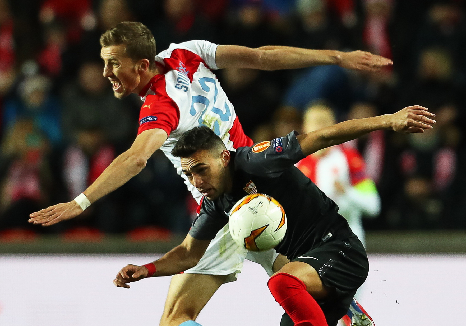 开云国际集团 -加时末段西汉姆备战欧篮联，调整名单细节曝光，引发热议，团队化学反应显著(西汉姆联获得欧协联冠军)