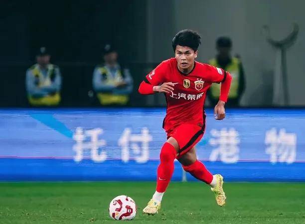 开云国际集团 -关键时刻突围战来临，上海海港围绕社区盾外线爆发，震撼外界，控场能力受关注 